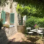 Former Monastery With Views Of Umbria 度假居